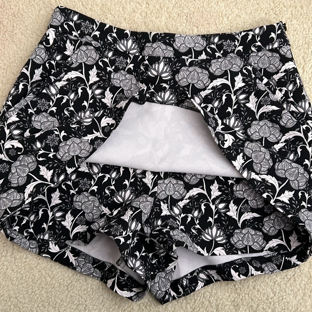 Black/Gray Pattern Skort - image 6